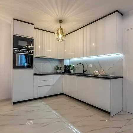 Modern Cityscape 2-bedroom Terrace 公寓
