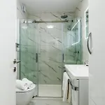 Апартаменты Modern Cityscape 2-bedroom Terrace Сплит