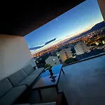 Appartamento Modern Cityscape 2-bedroom Terrace